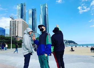 [分享]191019 赫海童三人同游釜山 到东海最喜欢的大海去玩啦！