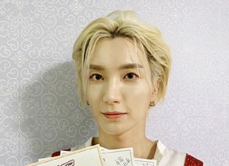 [分享]191023 被爱意包围着的哥哥们…帅气Junior手持粉丝手写信认证