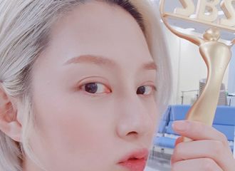 [新闻]191229 金希澈传达SBS演艺大赏优秀奖感言“即使不再做艺人也会带着感恩的心活着”