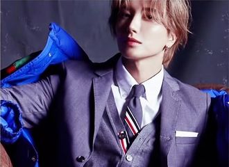 [分享]200108 利特更新IG新头像，这究竟是什么花美男霸道总裁啊？