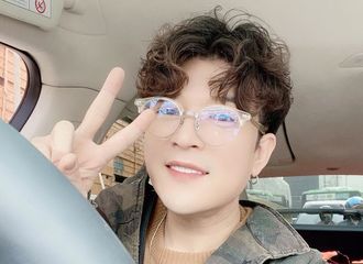 [分享]200222 减重成功的神童“爱豆颜值”自拍引人注目！哥哥实在太帅了