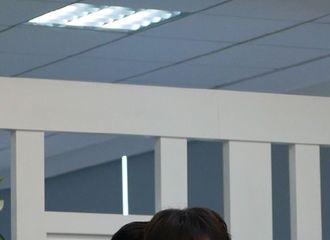 [新闻]200708 尤老师入职小破站当职场新（she）人（chu）？上海录制综艺路透曝光