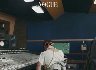[分享]201021 象征“5”的主题，权志龙《VOGUE KOREA》11月刊杂志内页画报释出！