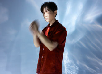 [新闻]210212 尤长靖新年贺图不走寻常路 迷幻朦胧高糊六宫格就是艺术吧
