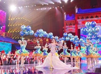 [新闻]210213 迪丽热巴北京台春晚舞台回顾 春姑娘步步生花携着春意贺新年