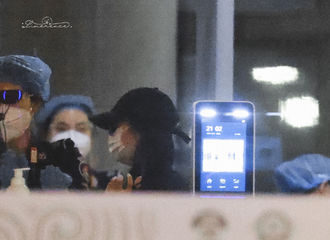 [新闻]210428 迪丽热巴结束录制北京出发飞往杭州 来去匆匆的连轴转小迪辛苦了