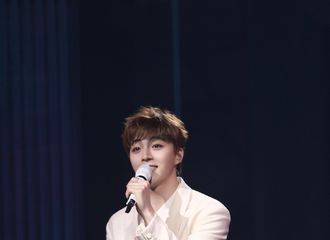 [新闻]210617 神仙合作舞台甜蜜来袭！616开心夜陈立农与赖美云合唱《专属合约》
