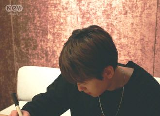 [分享]210622 伯贤ost《U》录制现场未公开照片释出，日常想念边歌手