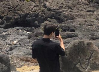[分享]210623 钟仁在济州岛拍摄新综艺《牛岛酒馆》，完全惬意的氛围！
