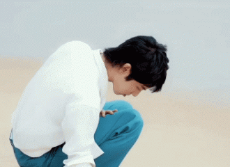 [新闻]210626 欧珑公开华晨宇海边拍摄花絮 和花花一起感受大自然的治愈与宁静
