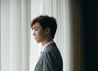 [新闻]210627 陈立农灰西装look亮相《电影之歌》 沉迷于优雅小绅士的半熟魅力