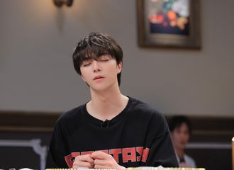 [新闻]210710 工作室抢先送来陈立农首套造型九宫格 全黑look帅气演绎艺术系忧郁画家卫朝