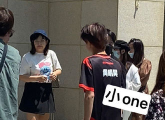 [新闻]210714 黄明昊去了他最爱的AG队！转发这个锦鲤贾，你也能追星成功！
