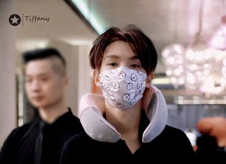 [新闻]210715 黄明昊《你我皆王者》下班路透 有礼貌的小朋友又挨夸了
