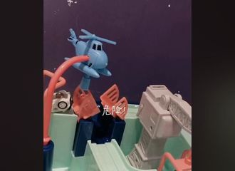 [新闻]210716 想想妈妈快把玩具还给想想！赵丽颖抖音分享自己“开车”翻车现场