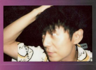 [新闻]210718 张艺兴拍摄的“向往的生活拍立得plog”惊喜上线！