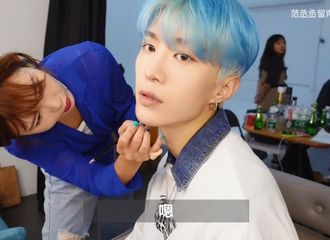 [新闻]210727 范橙橙要和限定蓝发说再见了 电竞主播小范老板活动幕后花絮曝光