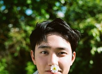 [新闻]210727 EXO D.O.成功SOLO出道...个人专辑席卷iTunes 59个地区一位！