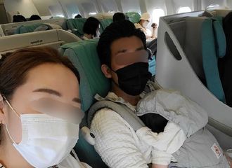 [分享]210808 金钟仁飞机偶遇图公开，私下悠闲的大帅哥上线
