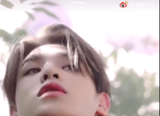[新闻]210819 黄明昊 x 抖音新潮好物夜芭莎大片公开 镜头宠儿怎么拍都是心动瞬间