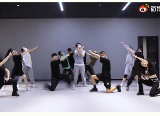 [新闻]210820 黄明昊《U》舞台练习室版送上 练习室版本的wave也丝毫不含糊