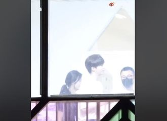 [新闻]210821 陈立农闪现杭州录制公益节目 全员底层的农糖每天都有新惊喜查收