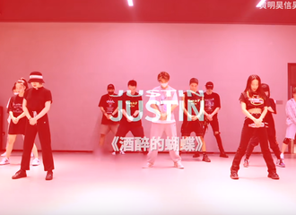 [新闻]210821 黄明昊《酒醉的蝴蝶》练习室版公开 卡点狂魔完美消化编舞