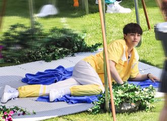 [分享]210822 工作时汪汪队长礼貌婉拒路人投喂食物 收集站姐镜头里可爱又慵懒的农农子