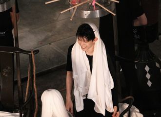 [分享]210823 两个月前的《萌探探探案》路透掉落 湿漉漉小橙子披上浴巾就喜笑颜开