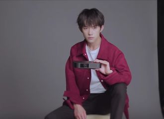 [新闻]210823 易烊千玺极米广告独家花絮上线 来看帅气小千如何练成