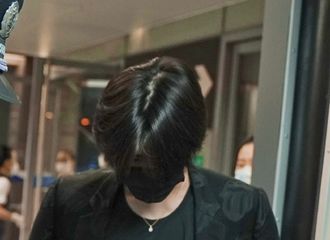 [新闻]210823 23岁的成熟小坤帅气上线 飞扬的头发都在撩动IKUN的心弦