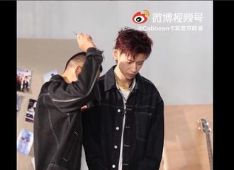 [新闻]210824 卡宾官微发布代言人最新视频 小鬼与卡宾先生擦出时尚的火花