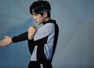 [新闻]210824 易烊千玺xKeep花絮照上线 运动完成后也要记得拉伸哦