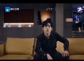 [分享]210827 “偶遇”易烊千玺极米的电视广告 大场面当然要搭配帅气代言人