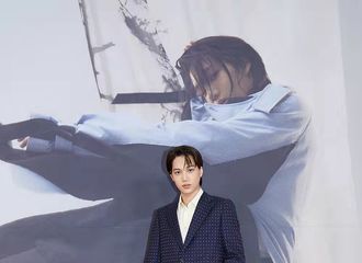 [新闻]211130 EXO KAI出席新专辑线上发布会，成员世勋担任MC