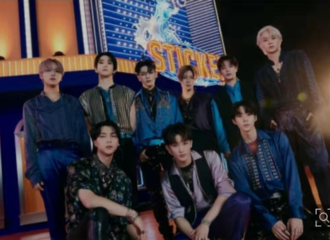 [新闻]211208 NCT 127《Sticker》，紧紧粘贴在美“Billboard 200”上..11周连续上榜