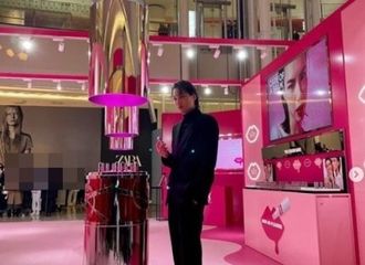 [新闻]220106 EXO KAI远远看去也是神仙下凡的比率...因为致命性的帅气心空