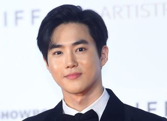 [新闻]220210 EXO SUHO击败防弹少年团RM，获得“最爱豆”最佳队长第一名
