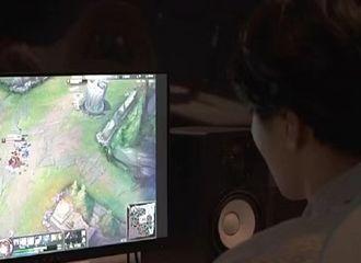 [新闻]220214 王俊凯最具男友感的照片top3 ​