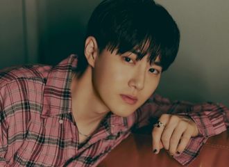 [新闻]220402 “回归”EXO SUHO主打歌《Grey Suit》MV预告公开引发热议