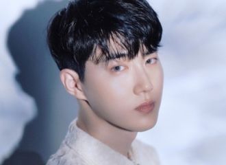 [新闻]220406 SUHO，个人专辑《Grey Suit》iTunes 33个国家和地区排名第一...