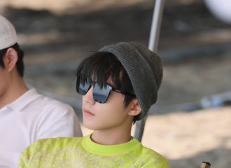 [新闻]220411 #王俊凯恰好是少年开播一周年#