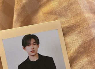[新闻]220413 #易烊千玺录VCR为上海加油#