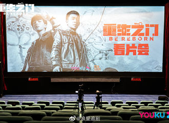 [新闻]220420   #重生之门导演夸王俊凯是不惜力的演员#