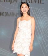 卫诗雅透露最近有听说早婚的同学抱孙子很是